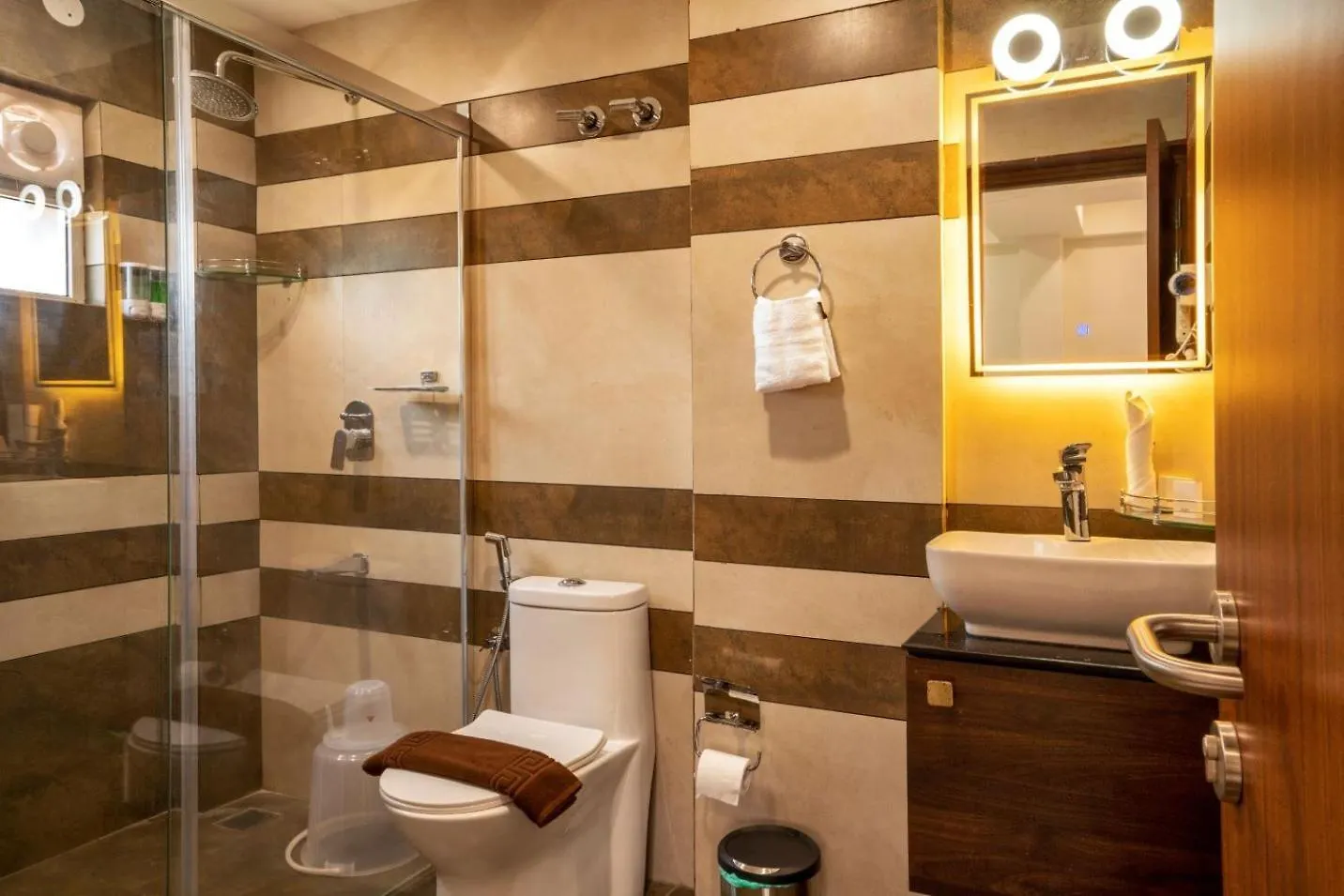 Kumbanad Heritage Hotel Vennikulam India
