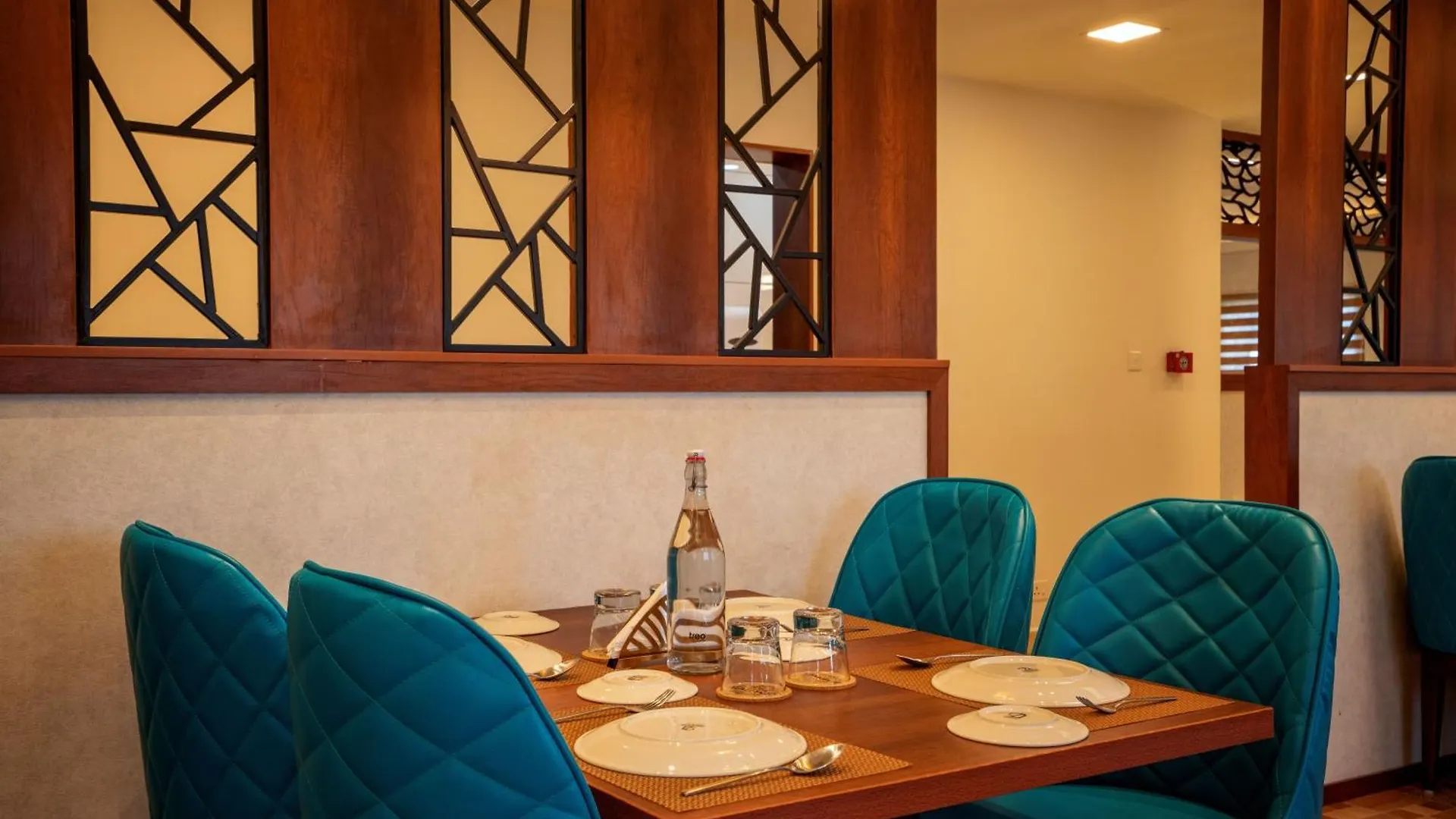 Kumbanad Heritage Hotel Vennikulam