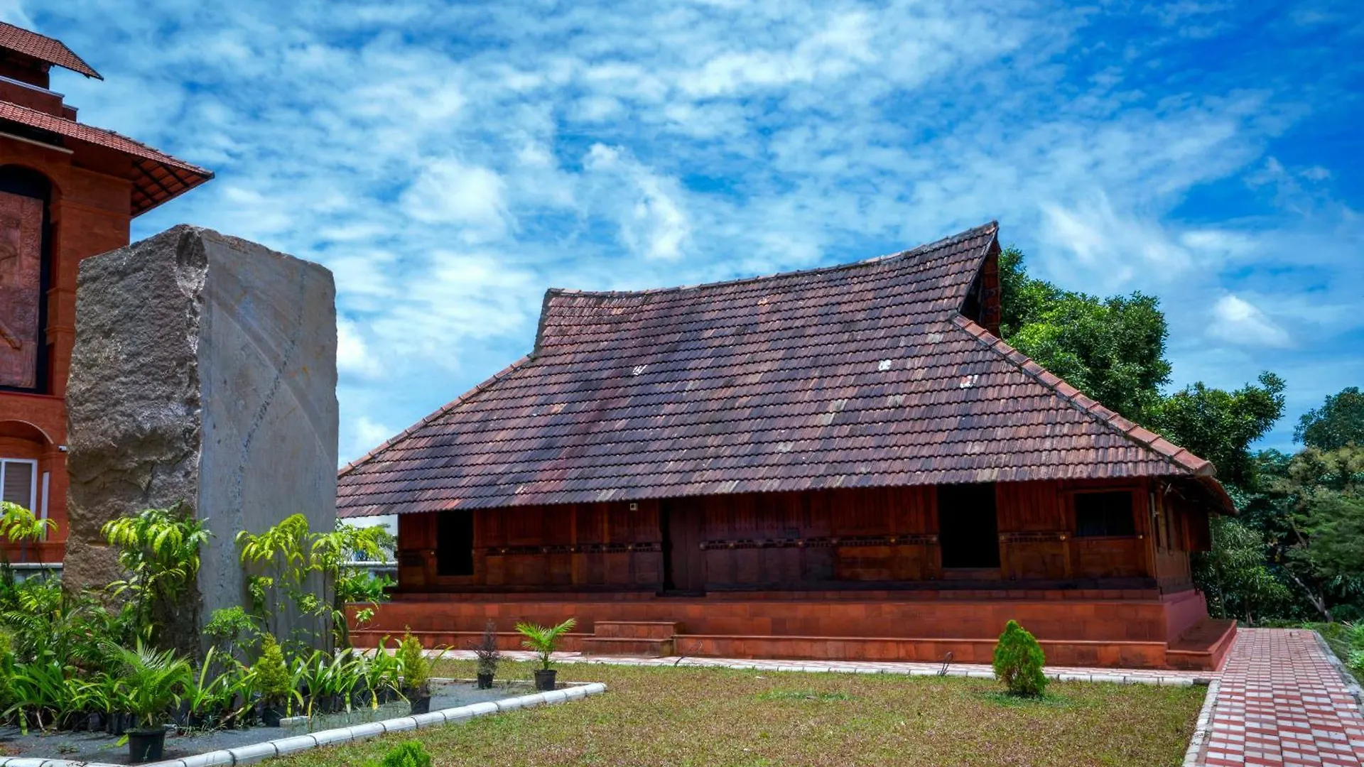 Kumbanad Heritage Hotel Vennikulam India
