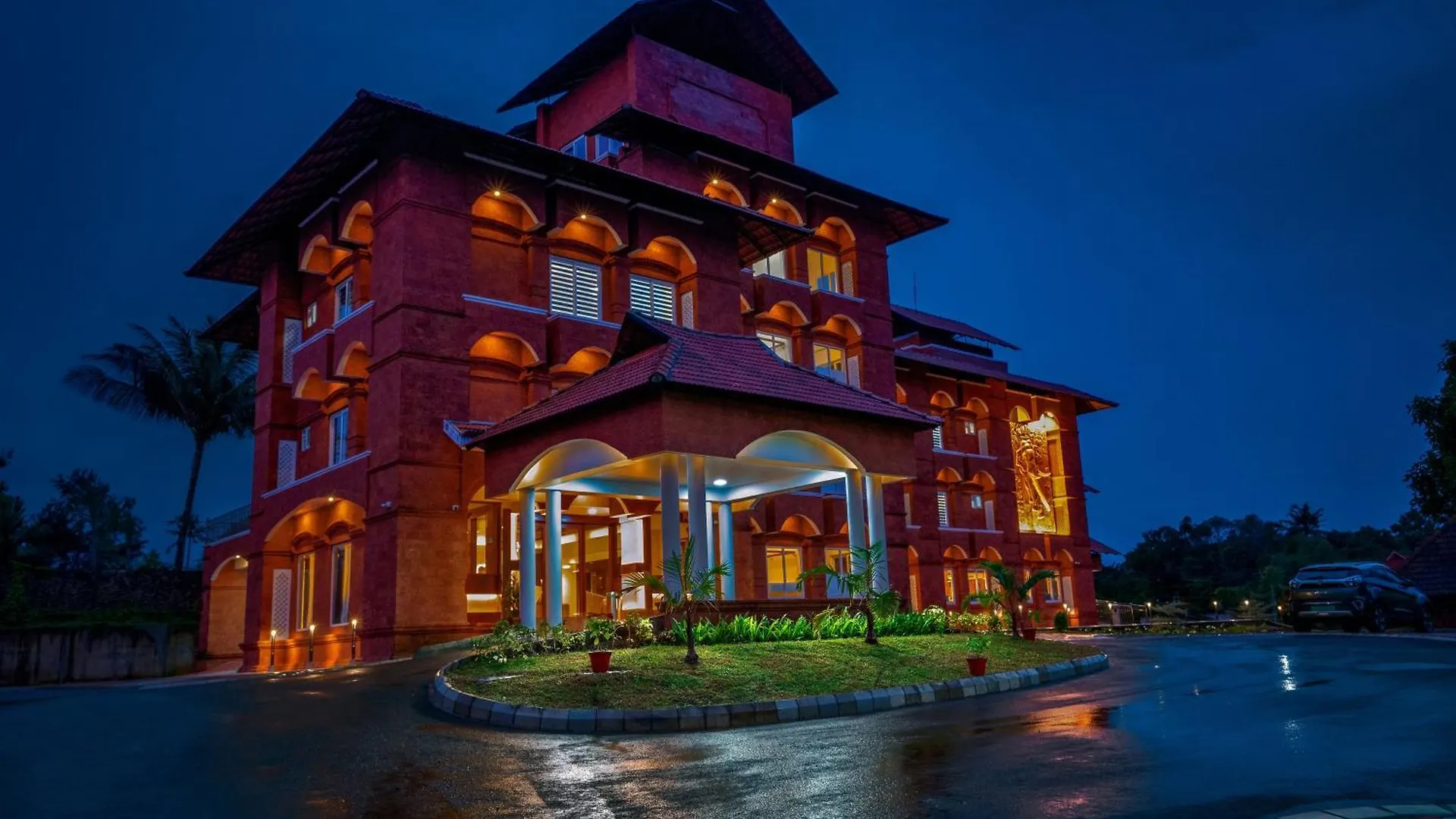 Kumbanad Heritage Hotel Vennikulam